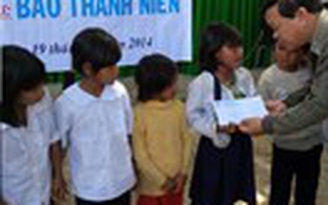 Trao học bổng Nguyễn Thái Bình - Báo Thanh Niên