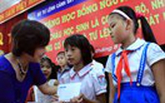 Trao học bổng Nguyễn Thái Bình cho con cảnh sát biển