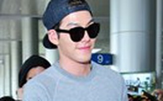 Sao Hàn Quốc Kim Woo Bin nổi bật tại sân bay Tân Sơn Nhất