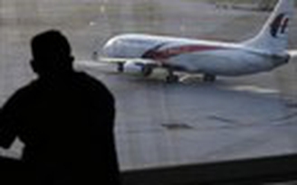 Máy bay Malaysia Airlines bay vòng vòng 3 tiếng vì sự cố kỹ thuật