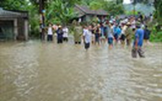 Quốc lộ 3 ngập sâu, giao thông Thái Nguyên đi Bắc Kạn tê liệt