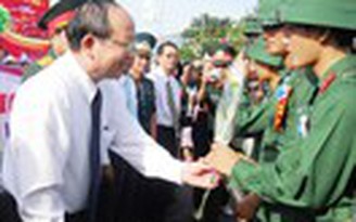 1.350 thanh niên Bình Định lên đường nhập ngũ