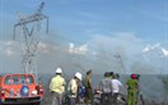 Người dân đốt rừng, lưới điện 500 KV suýt 'đứt'