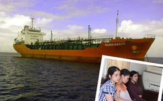 10 cướp biển mang súng ngắn, dao găm khống chế tàu Sunrise 689