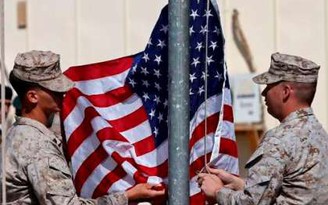 Anh - Mỹ hạ cờ, rút quân khỏi Afghanistan