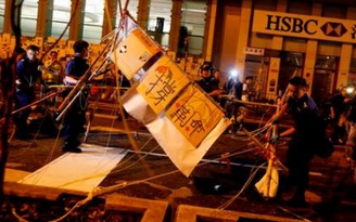 Cảnh sát Hồng Kông dọn dẹp điểm biểu tình Mongkok