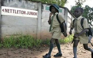 Đại học Zimbabwe siết 'chuyện ấy' của sinh viên