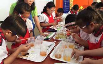 Tìm hiểu cuộc sống qua thí nghiệm hóa học