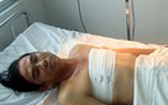 Một chấp hành viên bị đâm trọng thương