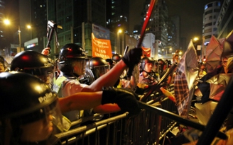 Bạo lực lại bùng nổ tại Hồng Kông