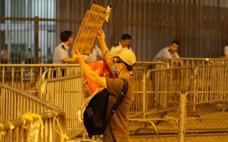 Tường thuật từ Hồng Kông: Trắng đêm sôi sục ở Mong Kok