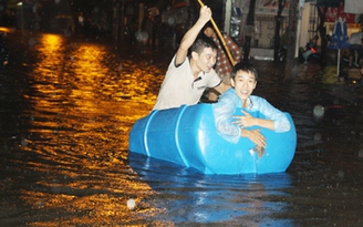 'Nối gót' Sài Gòn, Đà Nẵng ngập nặng sau mưa