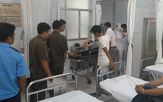 Phát hiện người mẹ trong tư thế treo cổ, ôm đứa con đã chết