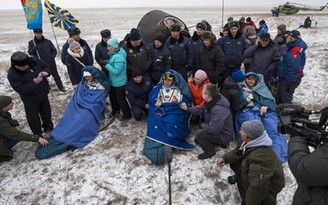 Tàu Soyuz mang 3 phi hành gia trở về Trái đất an toàn