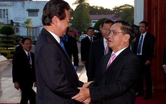 Việt - Lào nhất trí sớm ký Hiệp định thương mại mới