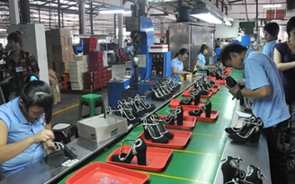 Đơn hàng da giày đang chuyển tới VN