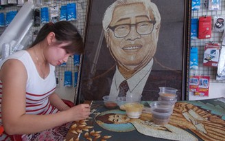 Làm tranh gạo cố Thủ tướng Võ Văn Kiệt tặng khu tưởng niệm
