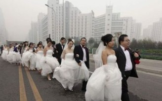 Trung Quốc tìm 100 cô dâu Việt mất tích sau kết hôn