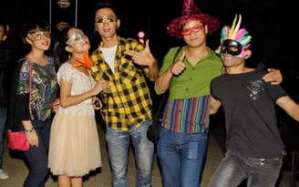 Top 8 Vietnam Idol tưng bừng đón đón Halloween