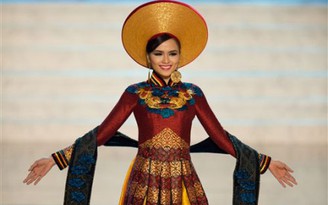 Châu Á “nổi trội” với phần thi trang phục dân tộc