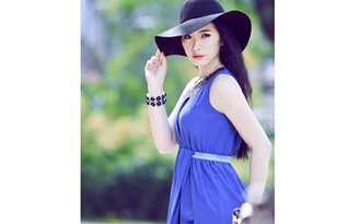 Chân dài hùa nhau đi kiện
