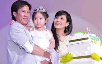 Vợ chồng Kiều Oanh về nước mừng sinh nhật con gái