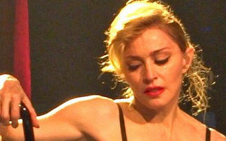 Madonna từng bị cưỡng hiếp khi còn trẻ