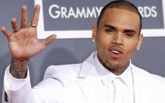Chris Brown tuyên bố ‘lên giường’ năm… 8 tuổi