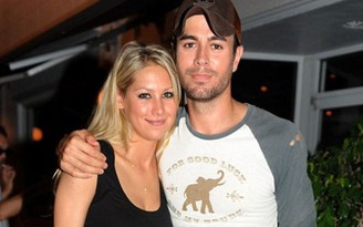 Enrique Iglesias mua nhà 550 tỉ đồng làm tổ ấm với Anna Kournikova