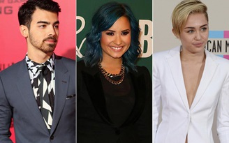 Joe Jonas tố bị Demi Lovato và Miley Cyrus 'dụ' hút cần sa