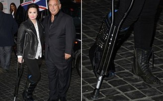 Demi Lovato chống nạng dự lễ khai trương nhãn hàng thời trang