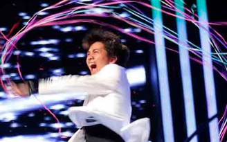 Thầy giáo ảo thuật vào chung kết Vietnam's Got Talent