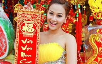 Hà Thúy Anh “trốn” Minh Tiệp xuống phố chơi tết một mình