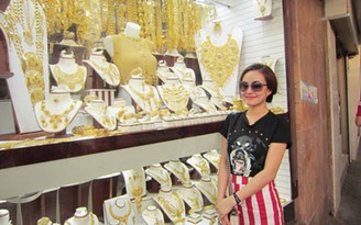 Vy Oanh xinh tươi tại Dubai