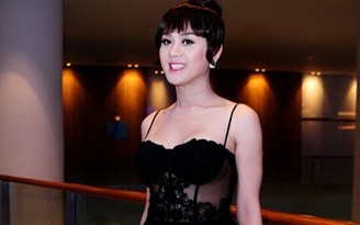 Lâm Chi Khanh diện váy "xuyên thấu" mừng V.Music ra mắt MV mới