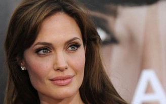 Angelina Jolie - nữ diễn viên quyền lực nhất thế giới 2013