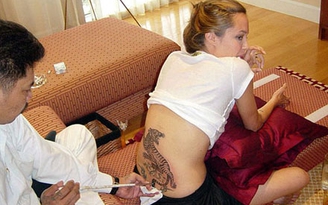 Angelina Jolie lại xăm mình để làm phim mới