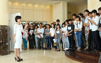 Uyên Linh làm giám khảo vòng thử giọng Vietnam Idol 2013