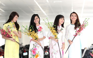 Thảo My Idol cùng các nữ game thủ tươi tắn trong nắng xuân