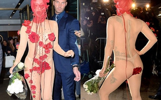 Lady Gaga ‘xuyên thấu’ đón sinh nhật 28 tuổi