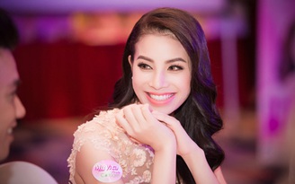 Á hậu 1 Miss World Sport Phạm Hương yêu kiều với đầm ren