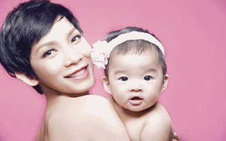 Những bà mẹ cuồng con trong showbiz Việt