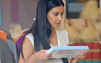Kim Kardashian mua quà 400 ngàn đồng mừng sinh nhật chồng