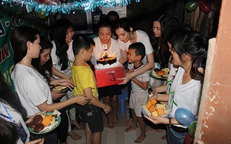 Tam Triều Dâng, Trúc Diễm, Nhất Hương làm sinh nhật cho trẻ em nghèo
