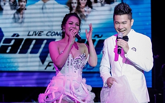 Lâm Vũ xé váy 15 triệu của Nhật Kim Anh trên sân khấu