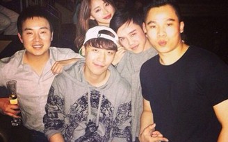 Vũ Khắc Tiệp khoe ảnh 'ăn chơi' cùng Seungri nhóm Bigbang