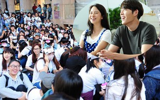 Fan ngồi chật vỉa hè chờ xem Kim Woo Bin và Song Ji Hyo đóng phim