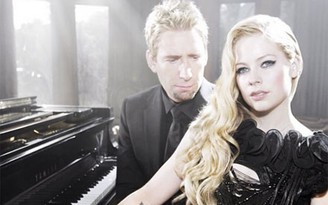 Avril Lavigne lại chia tay chồng sau 14 tháng kết hôn