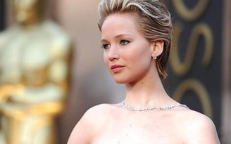 Giữa scandal lộ ảnh nude, Jennifer Lawrence được Guinness vinh danh