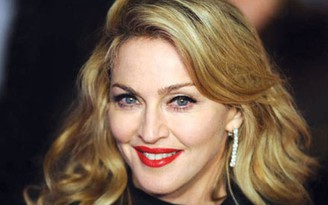 Madonna bị 'ném đá' vì cho rằng trộm nhạc là ‘khủng bố’